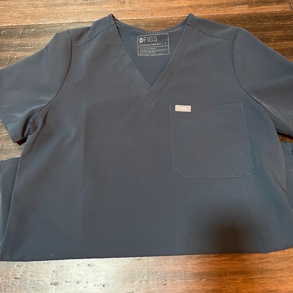 Figs Scrubs: Dark Harbor - Picture 1 of 3